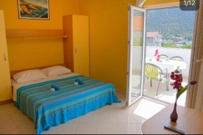 La Playa Apartments